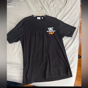 Burberry T-Shirt Men’s Large